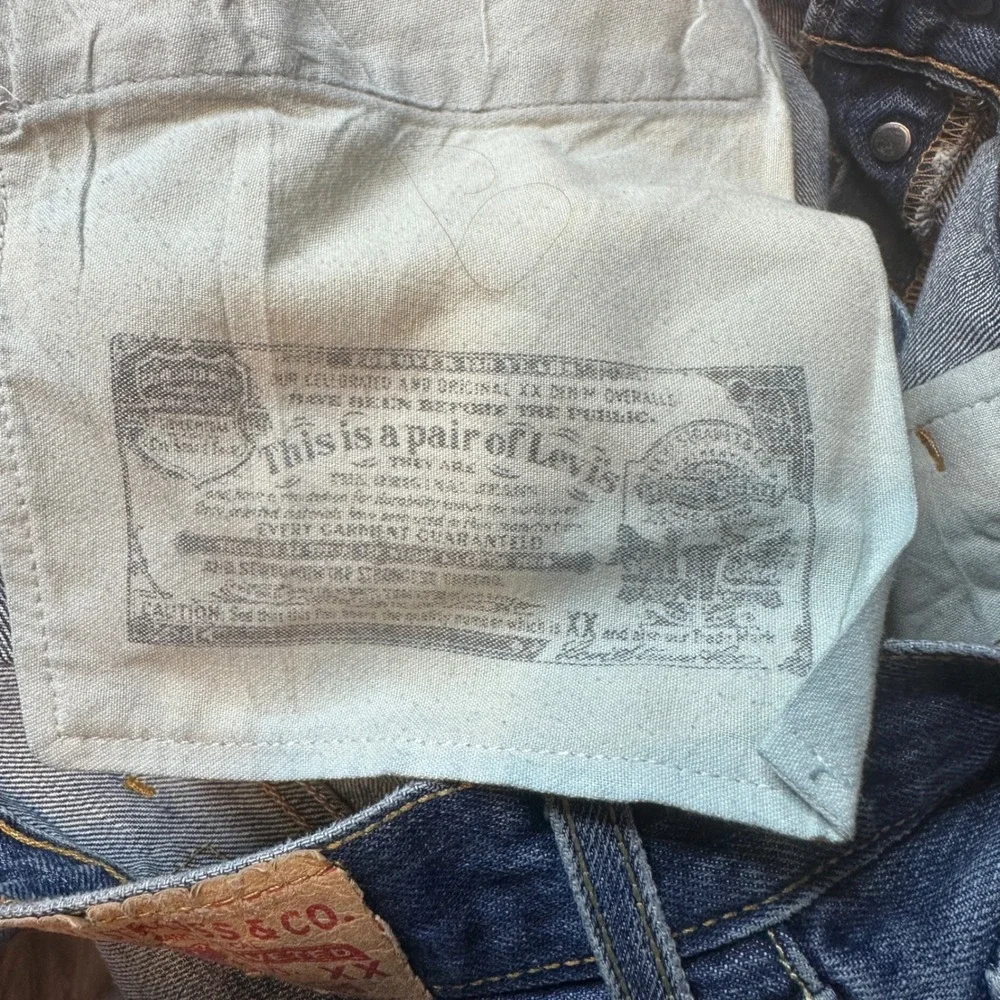 Vintage Levi's 501 Jeans Mens 37x31 Blue Button Fly Straight Leg Denim Pants 90s